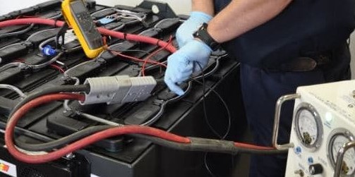 Battery Reconditioning by a worker